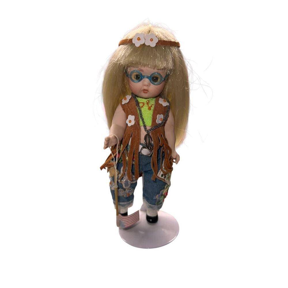 Marie Osmond petite amour Zoe fine porcelain hippie groovy doll 1998/5000